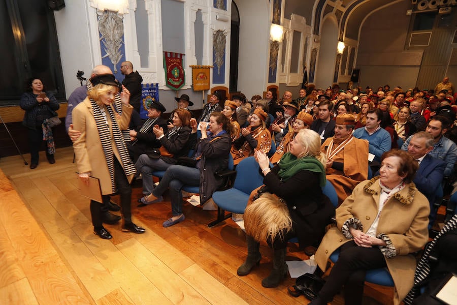 La Cofradía del Oriciu ha reunido en Gijón unas 200 personas con motivo de su VI Gran Capítulo, en el que se ha distinguido al Centro Asturiano de Madrid, Jesús Castro y José A. Fidalgo.