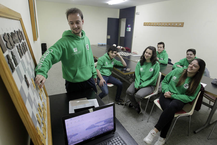 Fotos: El Centro de Tecnificación de Ajedrez de Ciudad Naranco, 24 años enseñando a jugar
