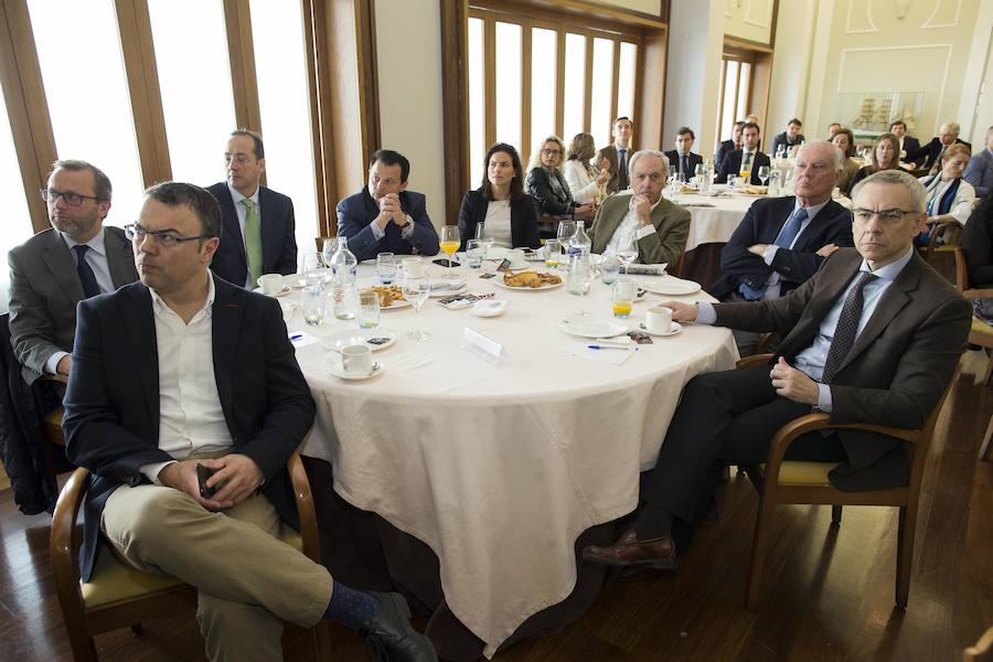 La ponencia corrió a cargo del subdirector general y director de Asset Management y Análisis de Banco Sabadell, Cirus Andreu. 