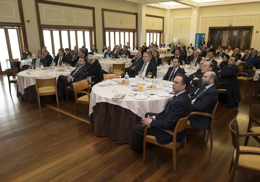 La ponencia corrió a cargo del subdirector general y director de Asset Management y Análisis de Banco Sabadell, Cirus Andreu. 