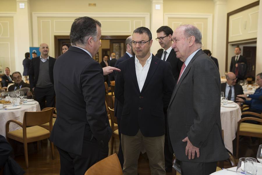 La ponencia corrió a cargo del subdirector general y director de Asset Management y Análisis de Banco Sabadell, Cirus Andreu. 