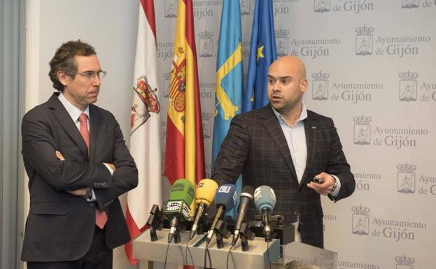 Jesús Martínez Salvador y Fernando Couto en la rueda de prensa. 