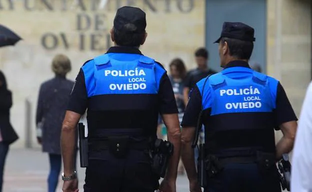 Todos los operativos de la Policía Local de Oviedo vigilarán que se lleve puesto el cinturón