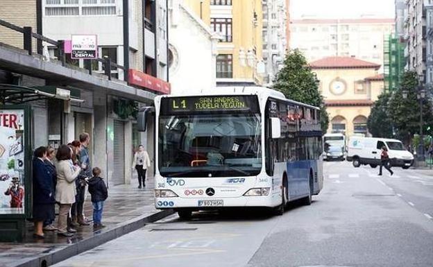 El Ayuntamiento de Oviedo estudiará las paradas a demanda del autobús