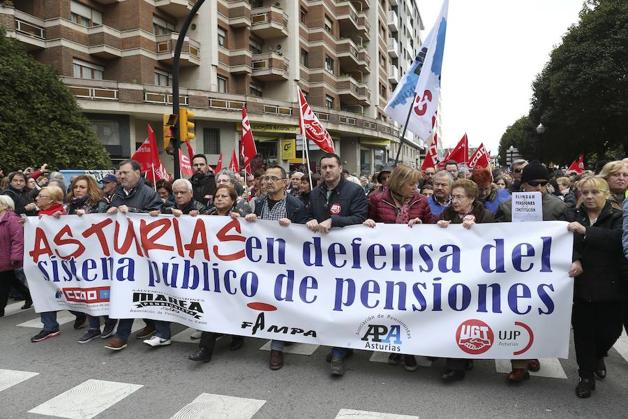 Fotos: Los pensionistas asturianos se manifiestan en Gijón por una pensión digna