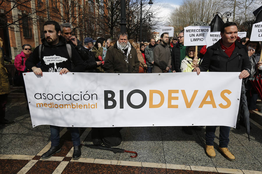 Fotos: Miles de personas se concentra en Gijón contra la contaminación en Asturias