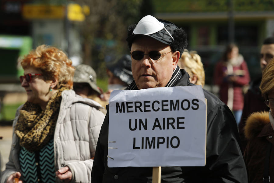 Fotos: Miles de personas se concentra en Gijón contra la contaminación en Asturias