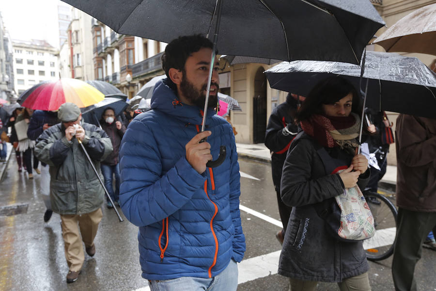 Fotos: Miles de personas se concentra en Gijón contra la contaminación en Asturias