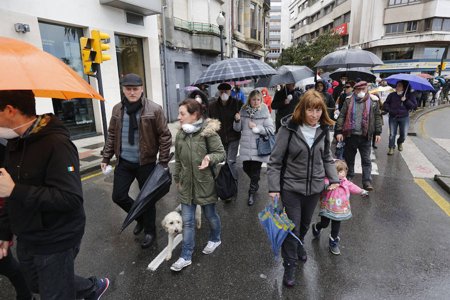 Fotos: Miles de personas se concentra en Gijón contra la contaminación en Asturias