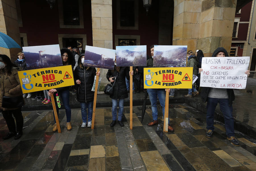 Fotos: Miles de personas se concentra en Gijón contra la contaminación en Asturias