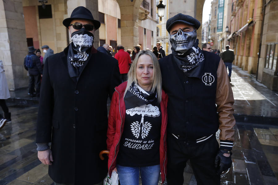 Fotos: Miles de personas se concentra en Gijón contra la contaminación en Asturias