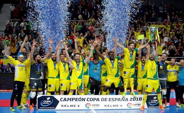 El Jaén Paraíso Interior, celebrando la victoria en la Copa del Rey de fútbol sala.