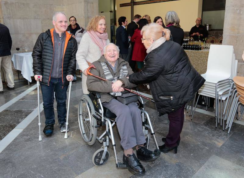 El acto tuvo lugar en el patio del Centro de Cultura Antiguo Instituto y estuvo presidido por la alcaldesa de Gijón, Carmen Moriyón, y el director de Ser Gijón y Ser Avilés, Pablo González-Palacios.