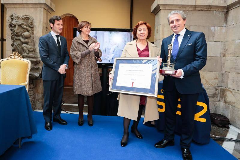 El acto tuvo lugar en el patio del Centro de Cultura Antiguo Instituto y estuvo presidido por la alcaldesa de Gijón, Carmen Moriyón, y el director de Ser Gijón y Ser Avilés, Pablo González-Palacios.