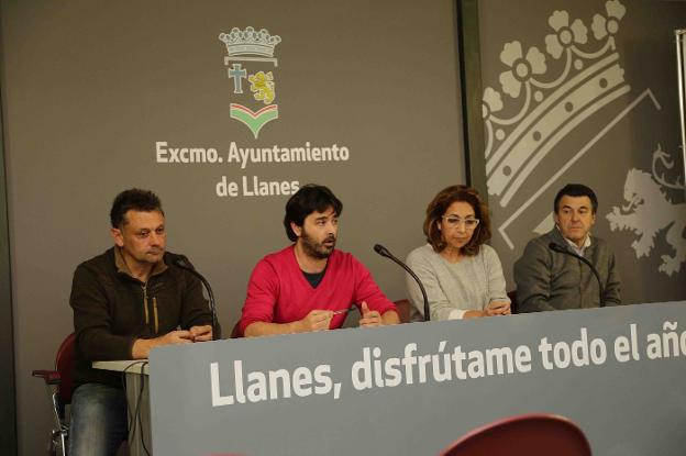Javier Ardines, Enrique Riestra, Marián García de la Llana y Juan Carlos Armas, durante el anuncio de la bolsa de empleo. 