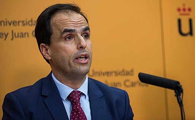 El rector de la Universidad Rey Juan Carlos, Javier Ramos, durante la rueda de prensa sobre el máster de Cristina Cifuentes