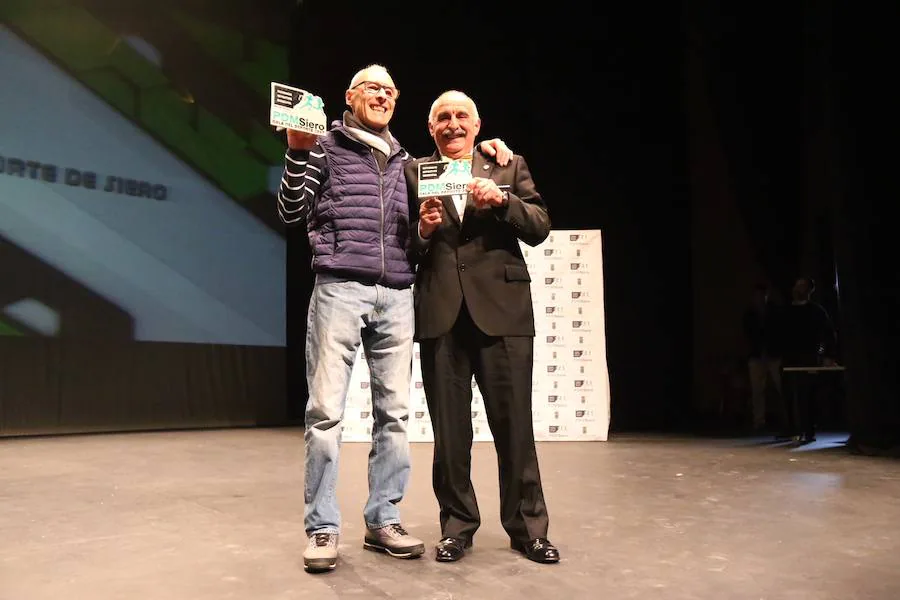 El árbitro José Francisco Pérez y el atleta Santiago Somoza recibieron el premio especial, en una gala en la que se ensalzaron valores como la amistad, la solidaridad y la entrega.