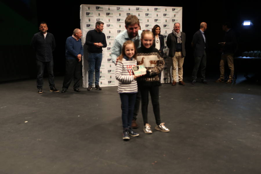 El árbitro José Francisco Pérez y el atleta Santiago Somoza recibieron el premio especial, en una gala en la que se ensalzaron valores como la amistad, la solidaridad y la entrega.