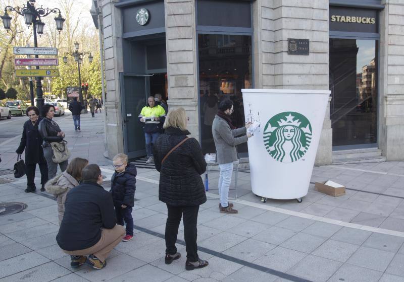 Fotos: Así es el Starbucks de Oviedo