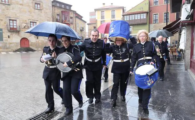 La lluvia suspende las procesiones en Asturias