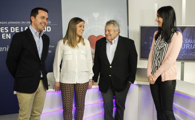 Pablo Tejerina, Inés Rodríguez y José María Tejerina, con la periodista Saray Martínez. 
