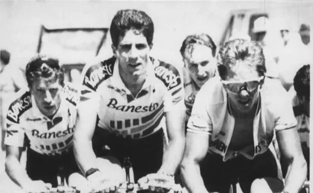Lemond, delante de Induráin y Delgado, en el Tour del 90.