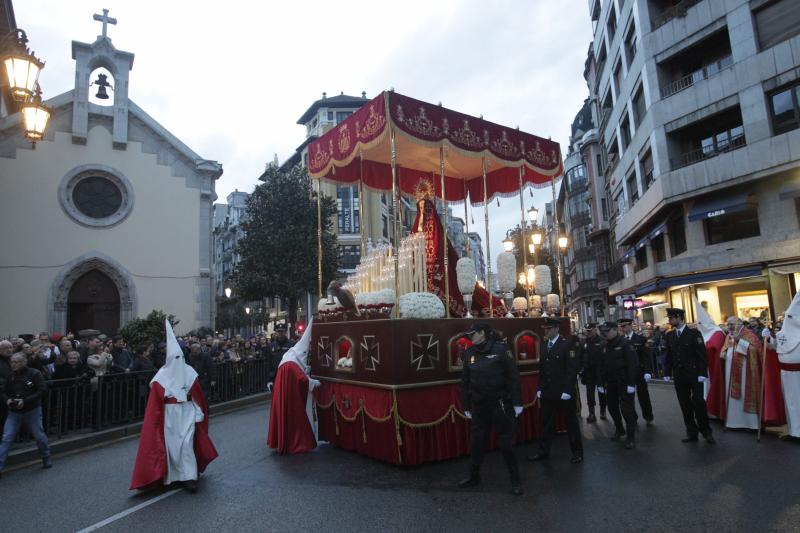 La procesión, este año sin indulto, recorrió las calles del centro de la ciudad