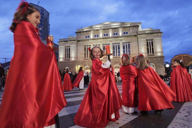La procesión, este año sin indulto, recorrió las calles del centro de la ciudad