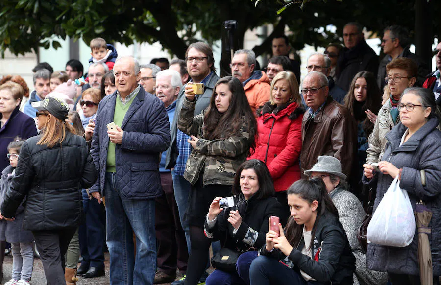 Fotos: Las mejores imágenes de la procesión del Jesús Resucitado en Oviedo