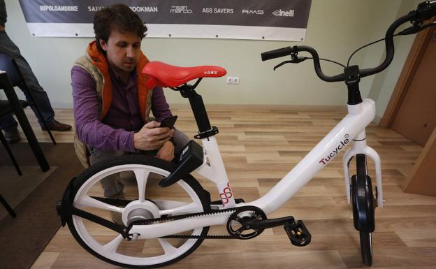 Bicis en la calle activadas por móvil