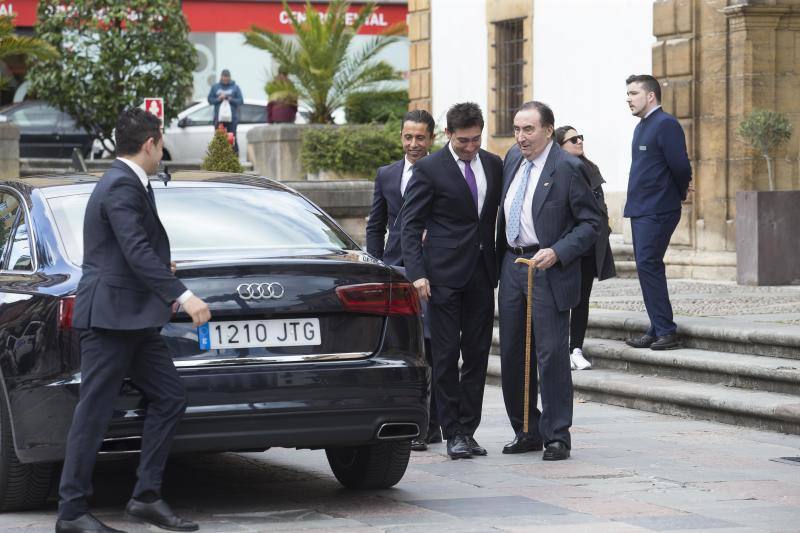 El Patronato de la Fundación Princesa ha designado al oftalmólogo Luis Fernández-Vega (Oviedo, 1952) como nuevo presidente de la institución, cuya actividad más destacada es la concesión de los premios que llevan el nombre de la heredera de la Corona.