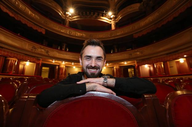 Borja Roces, en el teatro Palacio Valdés.