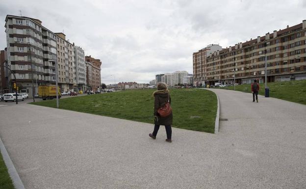 Zona verde habilitada en parte de los terrenos liberados por el plan de vías.