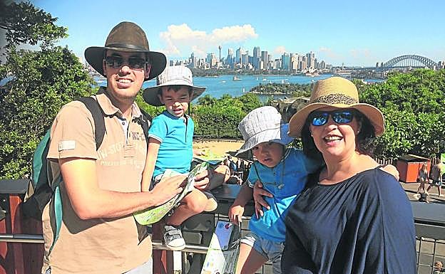 Asturianos por el mundo: «Aquí la vida es de puertas adentro»