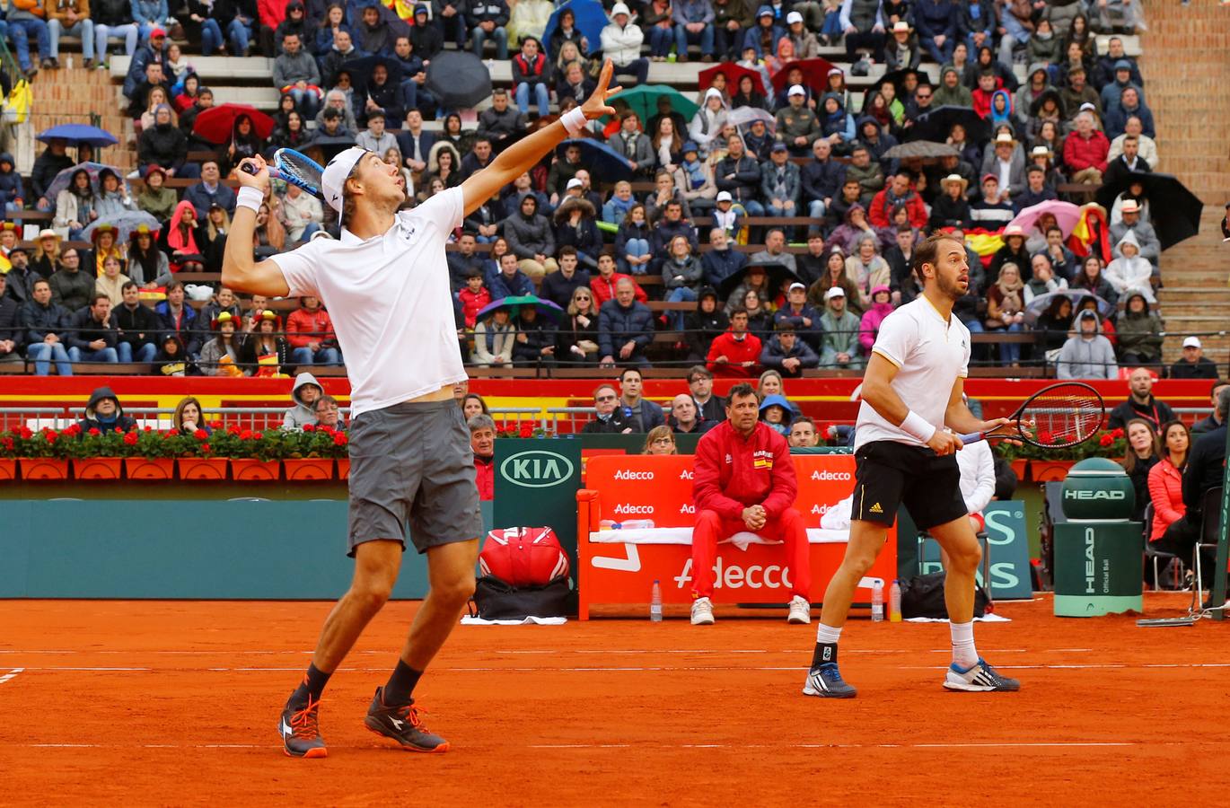 El punto de dobles lo han disputado Feliciano López y Marc López, por parte de España y Jan-Lennard Struff y Tim Puetz, por Alemania. 