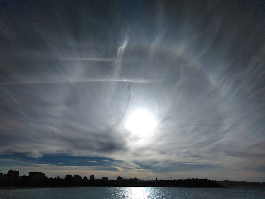 Halo solar parcial producido por Cirrostratus.