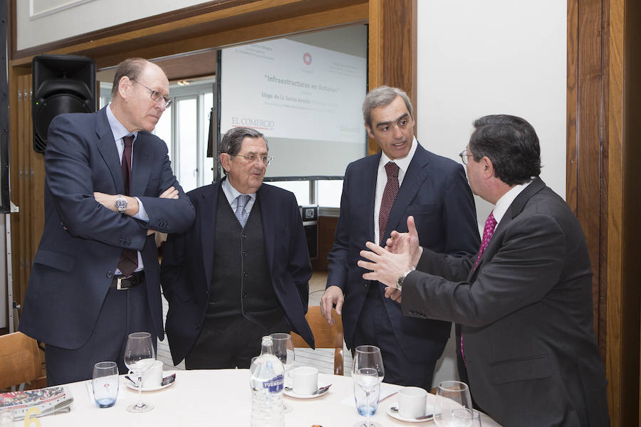 El ministro de Fomento, Íñigo de la Serna, ha analizado el presente y futuro de las infraestructuras en Asturias en el Fórum EL COMERCIO, organizado en colaboración con el SabadellHerrero. 
