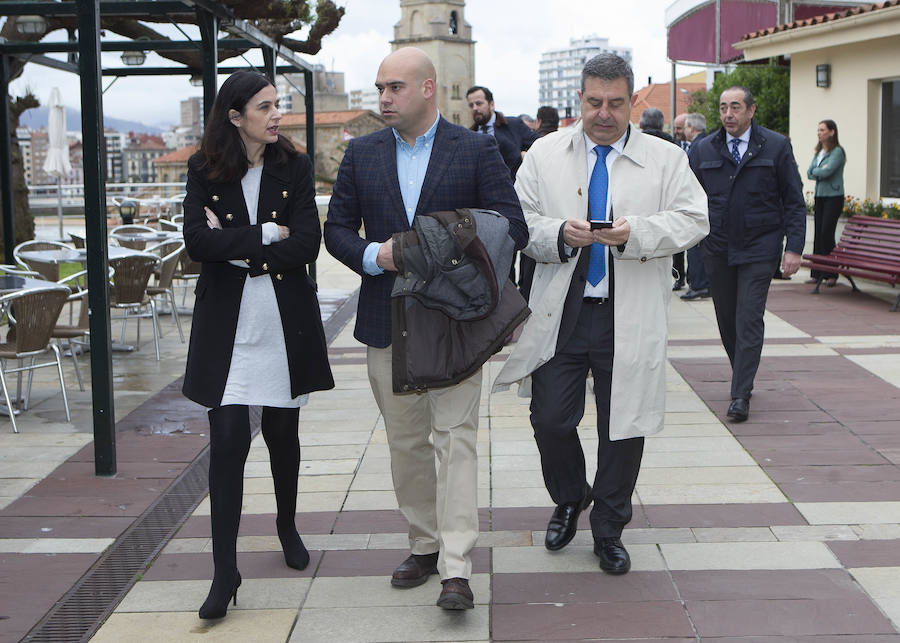 El ministro de Fomento, Íñigo de la Serna, ha analizado el presente y futuro de las infraestructuras en Asturias en el Fórum EL COMERCIO, organizado en colaboración con el SabadellHerrero. 
