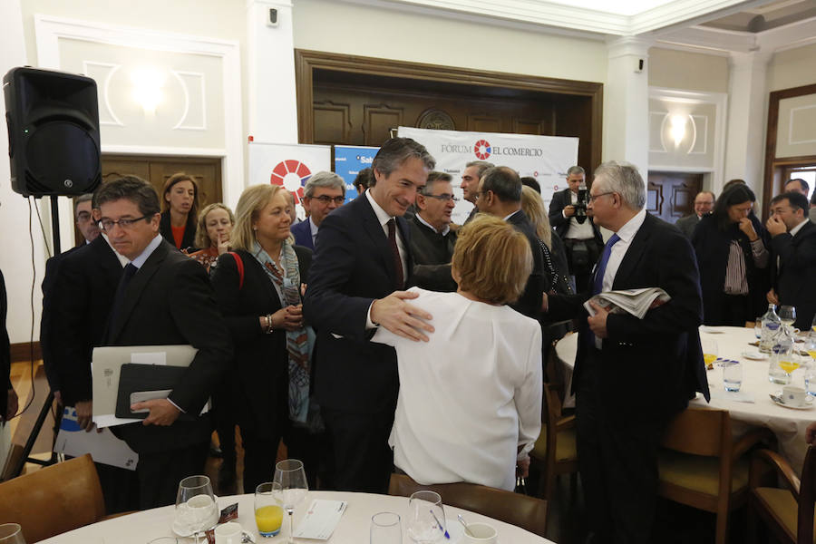 El ministro de Fomento, Íñigo de la Serna, ha analizado el presente y futuro de las infraestructuras en Asturias en el Fórum EL COMERCIO, organizado en colaboración con el SabadellHerrero. 