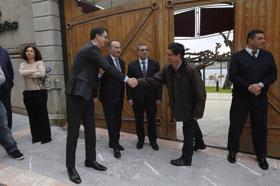 El ministro de Fomento, Íñigo de la Serna, ha analizado el presente y futuro de las infraestructuras en Asturias en el Fórum EL COMERCIO, organizado en colaboración con el SabadellHerrero. 