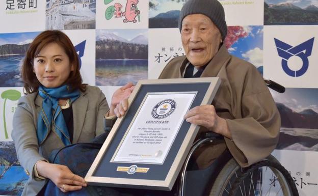 Un japonés de 112 años es ahora el hombre más viejo del mundo