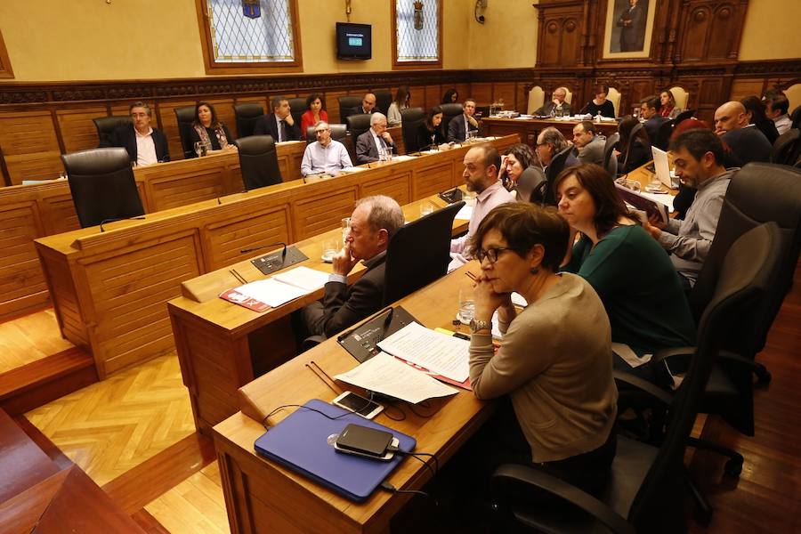 Fotos: Pleno del Ayuntamiento de Gijón