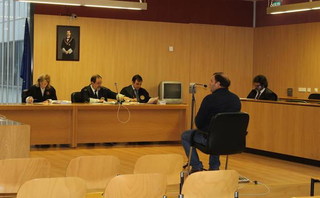 El acusado, durante el juicio.