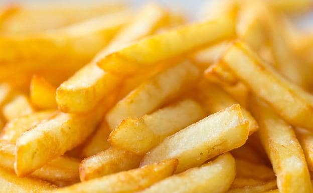 La UE aprueba un reglamento para reducir la acrilamida, el cancerígeno de las patatas fritas