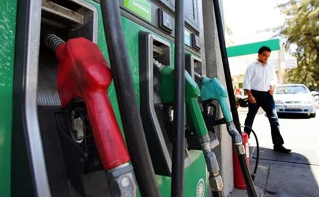 El precio del gasóleo y la gasolina repunta un 1,3% y se asoma a máximos del año