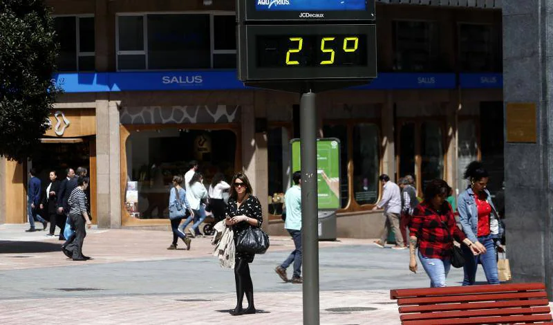Fotos: Los termómetros se disparan en Asturias en abril