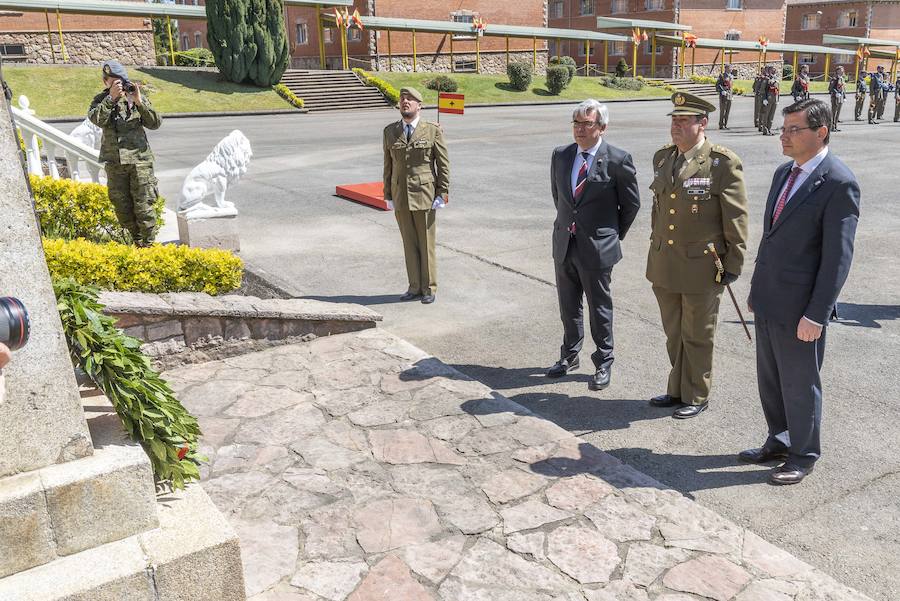 El delegado del Gobierno en Asturias, Mariano Marín, asiste al acto de conmemoración del XXX aniversario de la Unidad de Servicios del Acuartelamiento (USAC) Cabo Noval