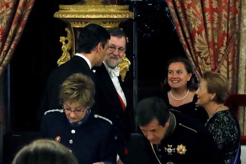 Más de 400 invitados del mundo político, económico, cultural, deportivo y de la comunicación asistieron este lunes a la recepción ofrecida en honor de los Reyes por el presidente de Portugal, Marcelo Rebelo de Sousa, en el Palacio de El Pardo