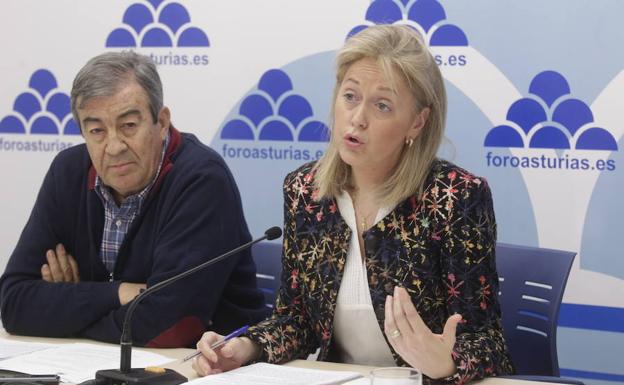 Los dirigentes de Foro Asturias, Francisco Álvarez-Cascos y Cristina Coto