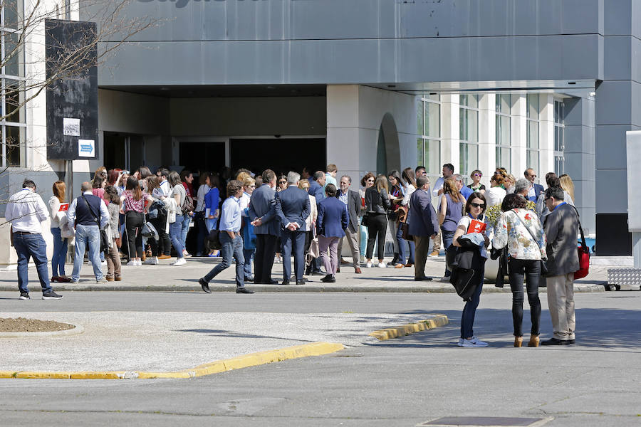 La apertura corrió a cargo del consejero de Sanidad y con este encuentro se dan por inaugurados los actos del cincuentenario del Hospital de Cabueñes